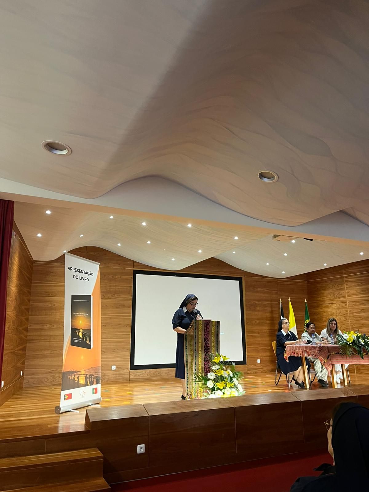 Lançamento do livro "O que o coração une, o mar não separa"